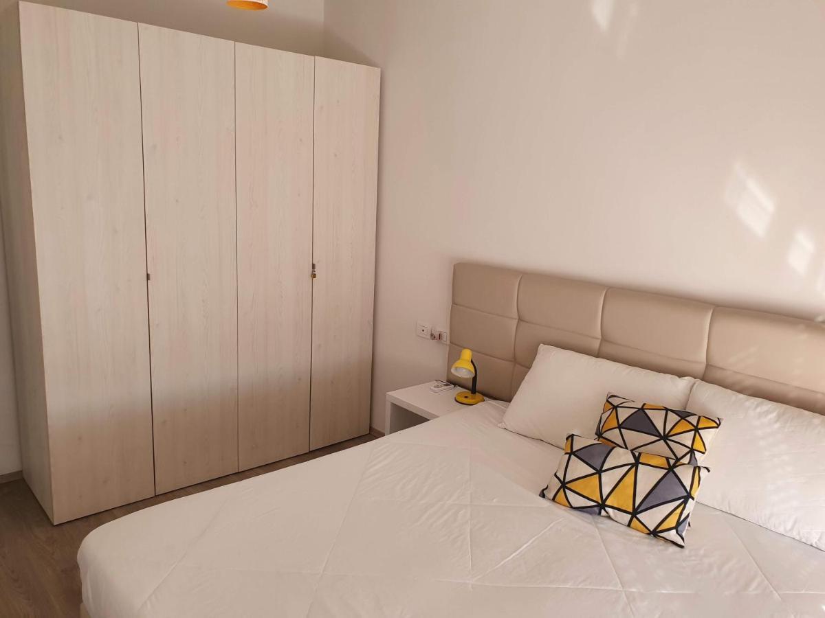 Rovena'S Apartment - Free Parking Tirana Extérieur photo