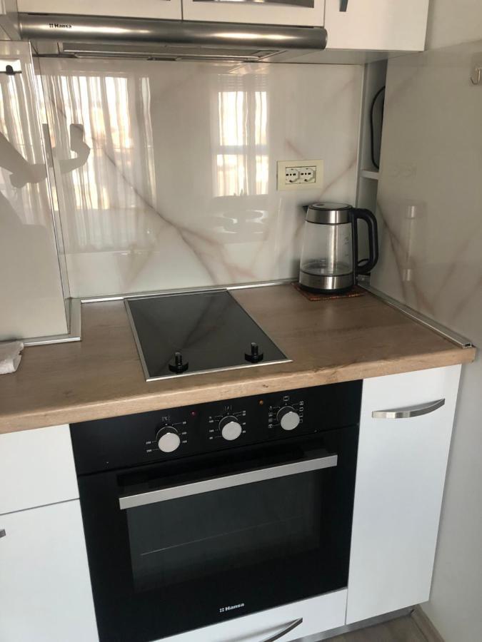 Rovena'S Apartment - Free Parking Tirana Extérieur photo